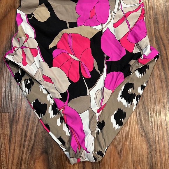 NWOT Trina Turk Lynx Reversible High Neck One Piece - Picture 8 of 16